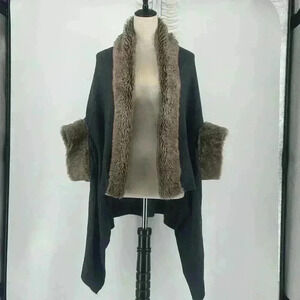 Vintage Myan Penny Lane Faux Fur Open Poncho 3/4 Sleeve Winter Cozy Size Small